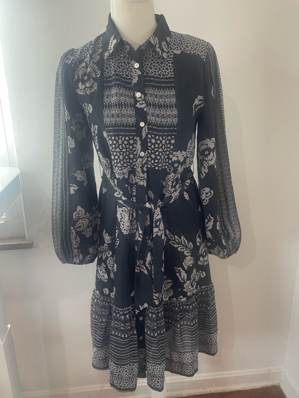 Porter Black & White Floral Long-Sleeve Tie-Waist Shirt Dress